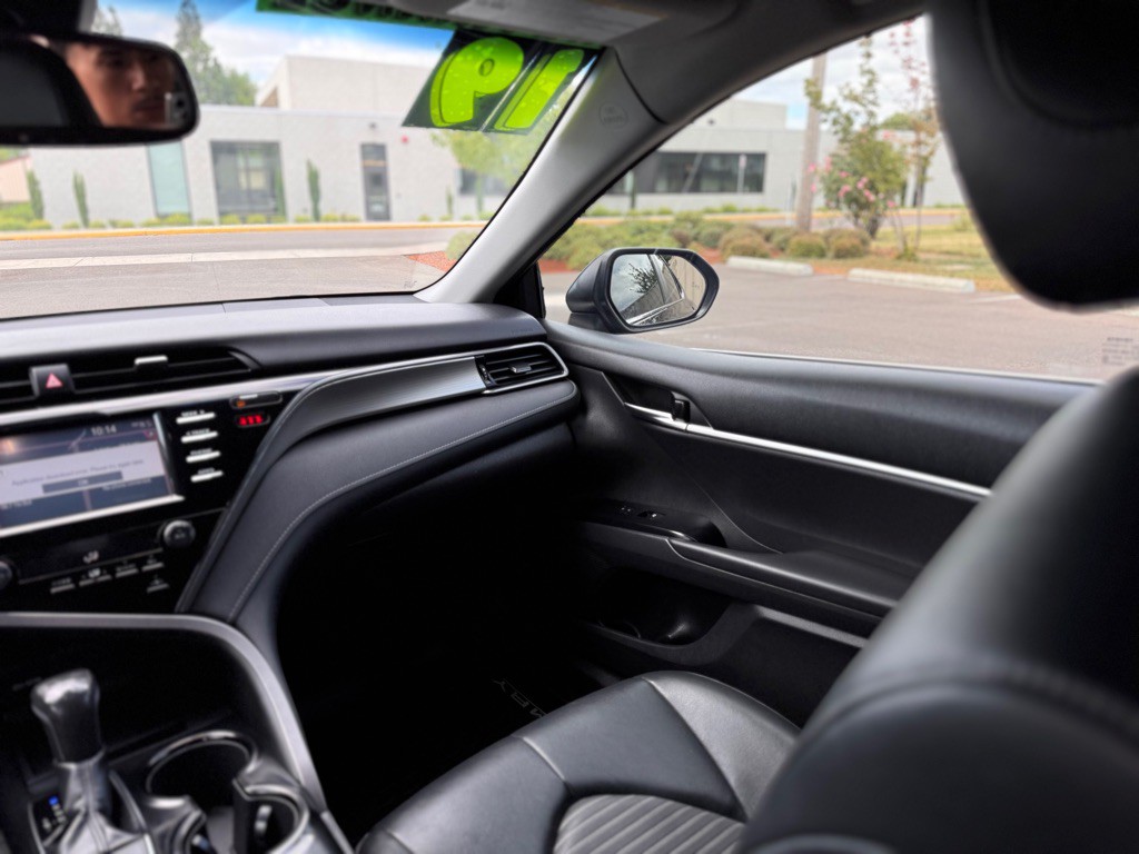 2019 Toyota Camry Image 11