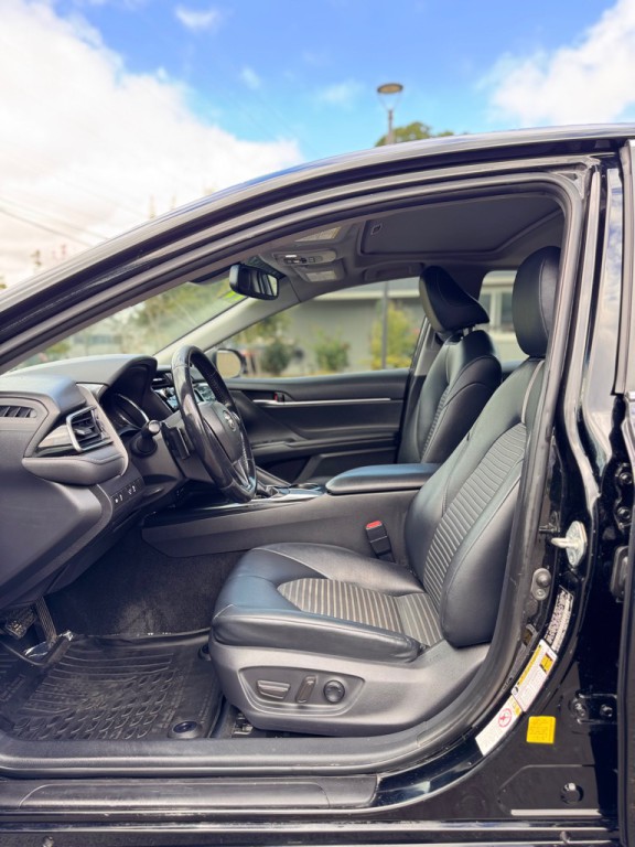 2019 Toyota Camry Image 14