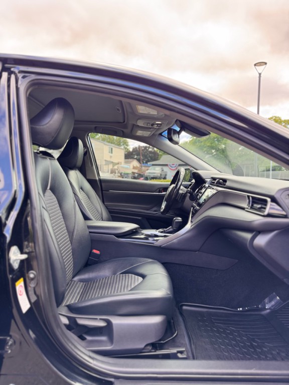 2019 Toyota Camry Image 15