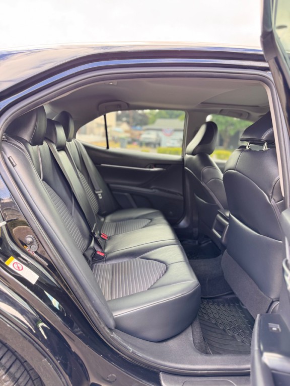 2019 Toyota Camry Image 16