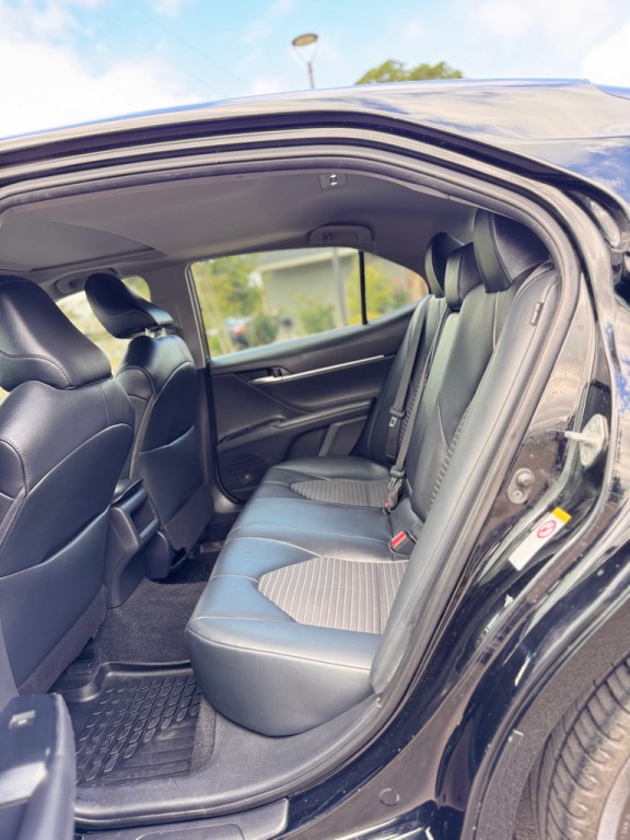 2019 Toyota Camry Image 17