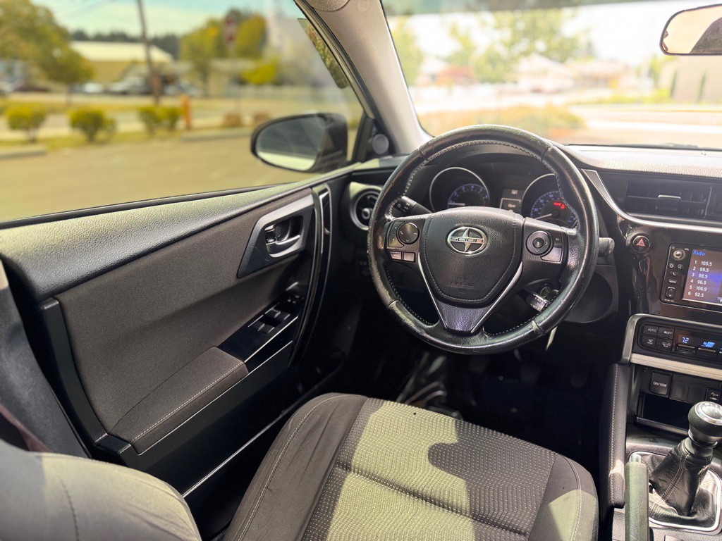 2016 Toyota Corolla Image 10