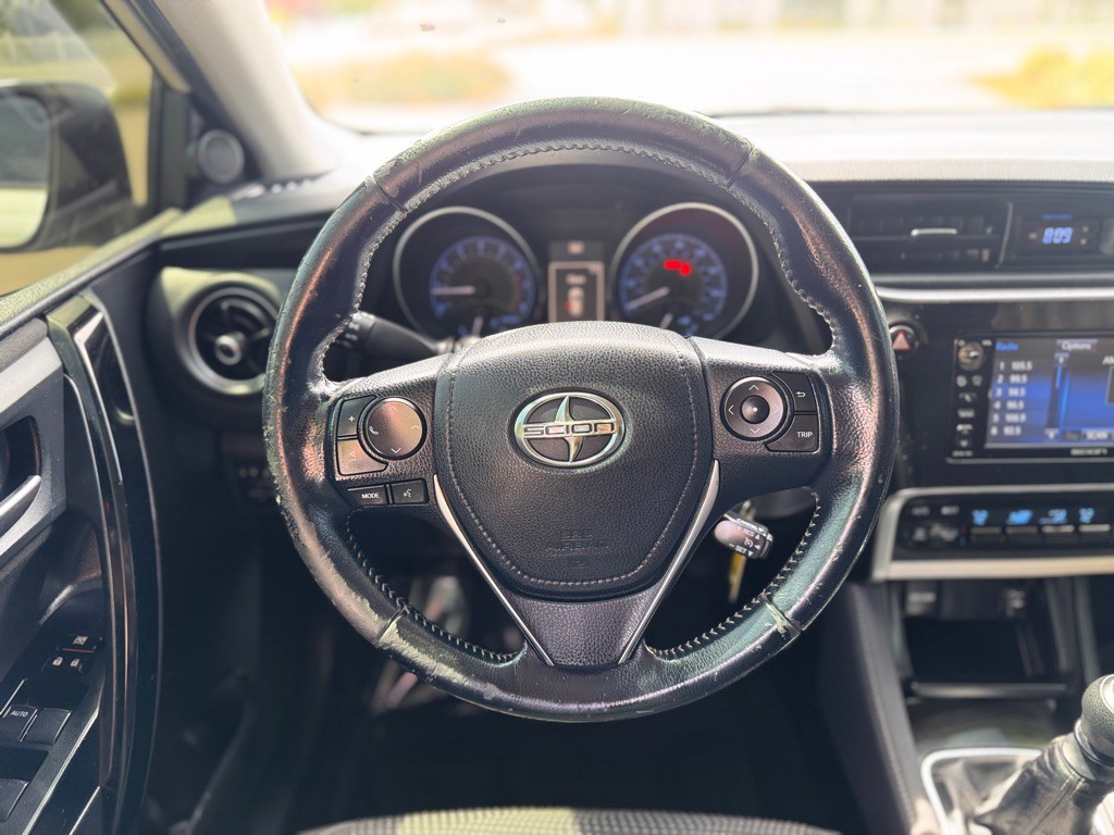 2016 Toyota Corolla Image 12