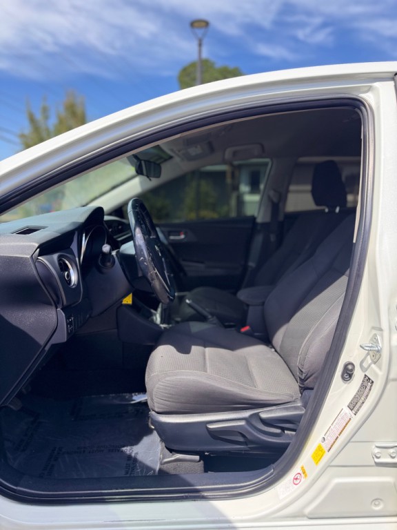 2016 Toyota Corolla Image 14