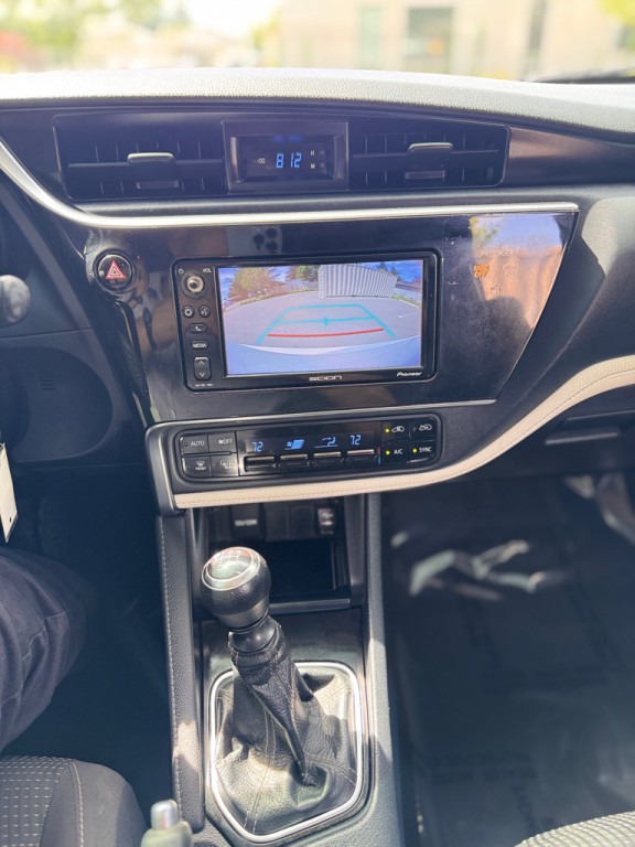 2016 Toyota Corolla Image 20