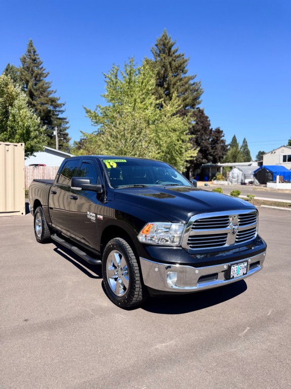 2019 RAM 1500 Image 3