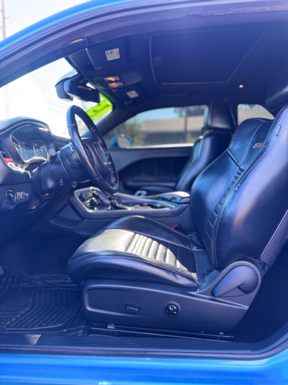 2015 Dodge Challenger Image 14