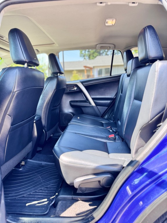 2015 Toyota Rav4 Image 16