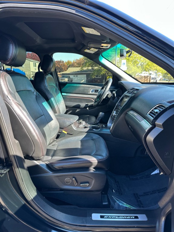 2017 Ford Explorer Image 15