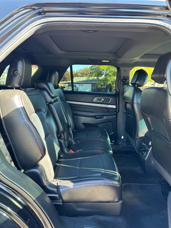 2017 Ford Explorer Image 16