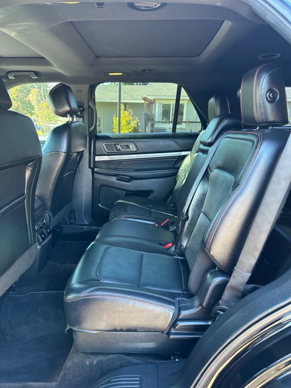 2017 Ford Explorer Image 18