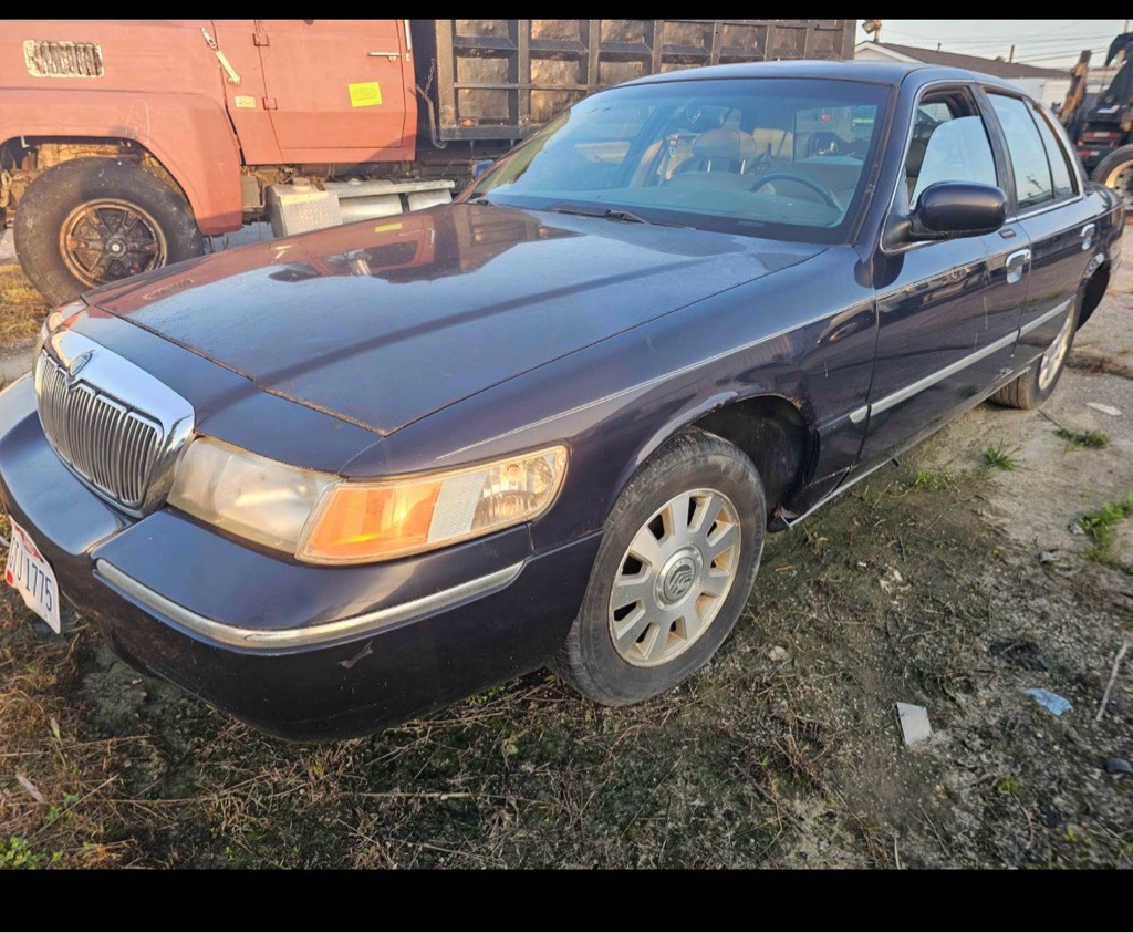 2000 Mercury Grand Marquis Image 2