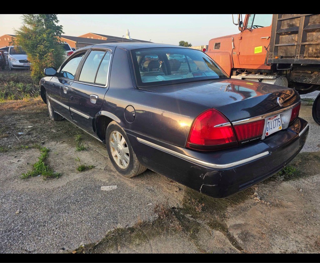 2000 Mercury Grand Marquis Image 3