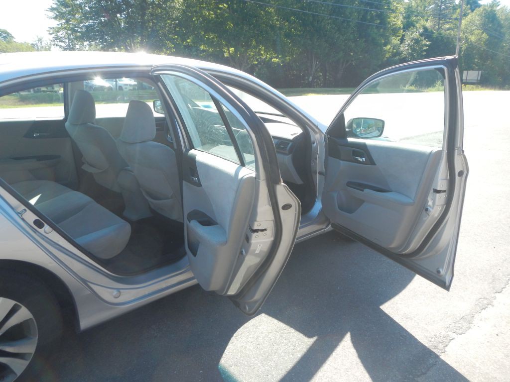 2013 Honda Accord Image 16