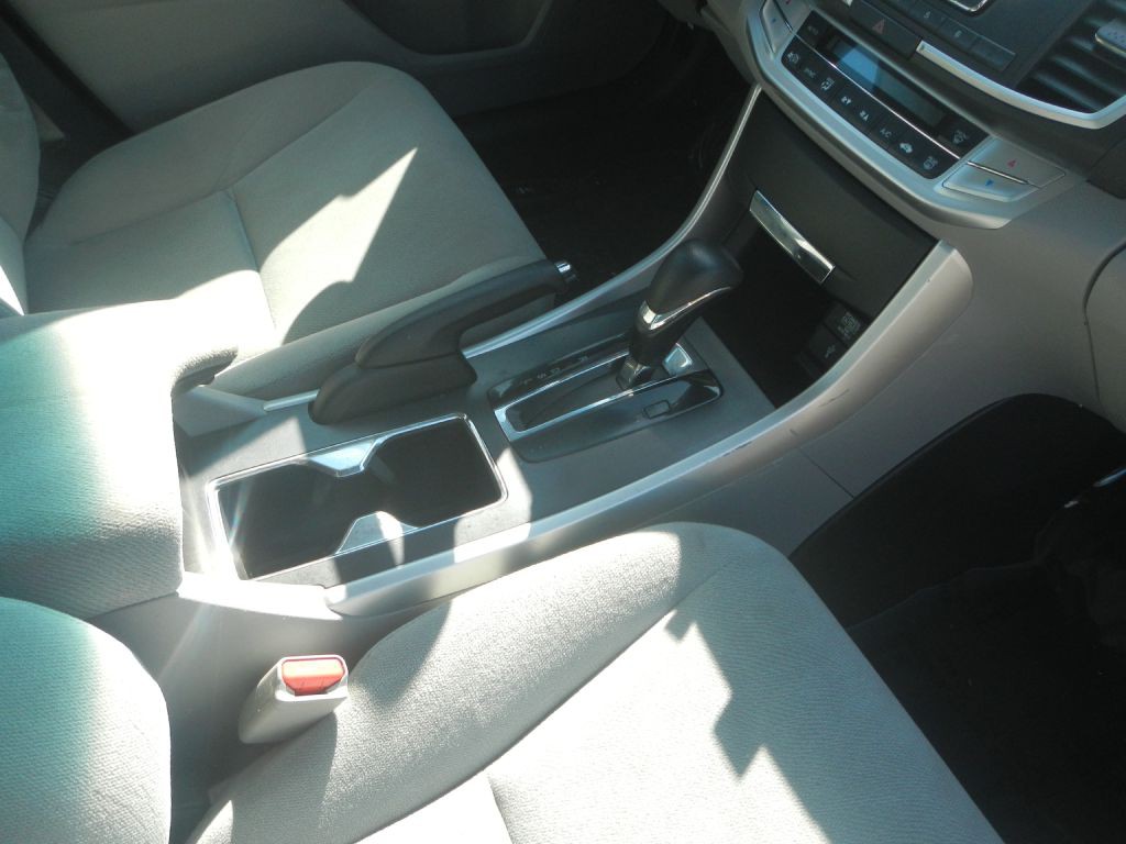 2013 Honda Accord Image 26