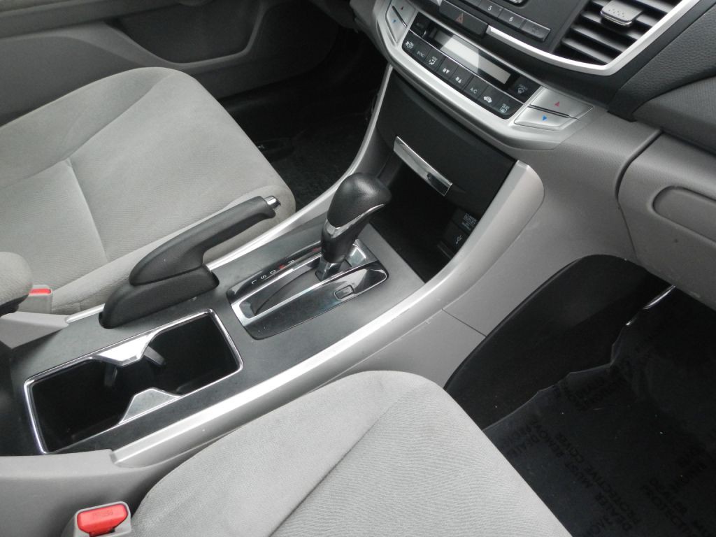 2013 Honda Accord Image 24