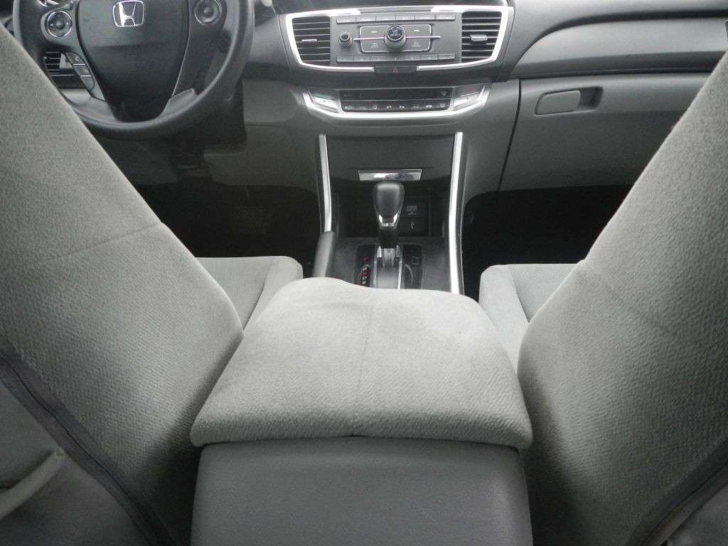 2013 Honda Accord Image 30