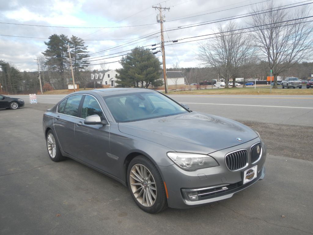 2013 BMW 7 Series Image 1