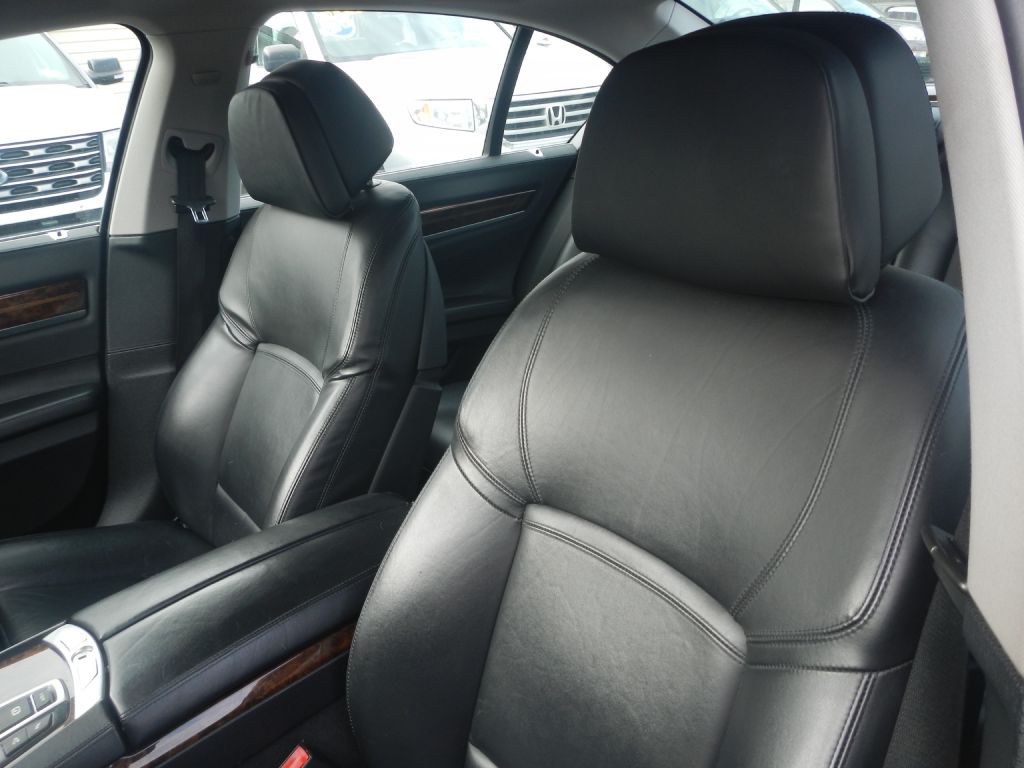 2013 BMW 7 Series Image 3