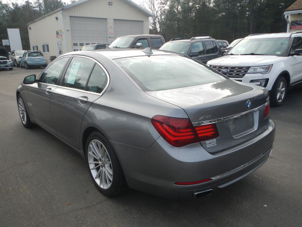 2013 BMW 7 Series Image 5