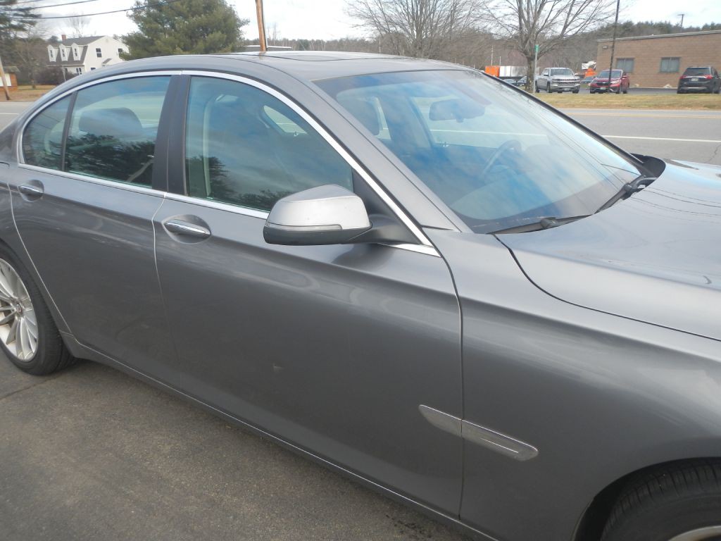 2013 BMW 7 Series Image 8