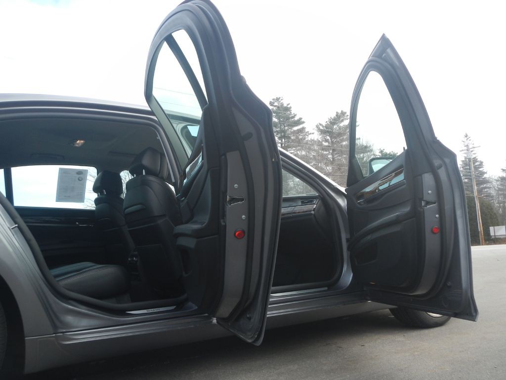 2013 BMW 7 Series Image 12