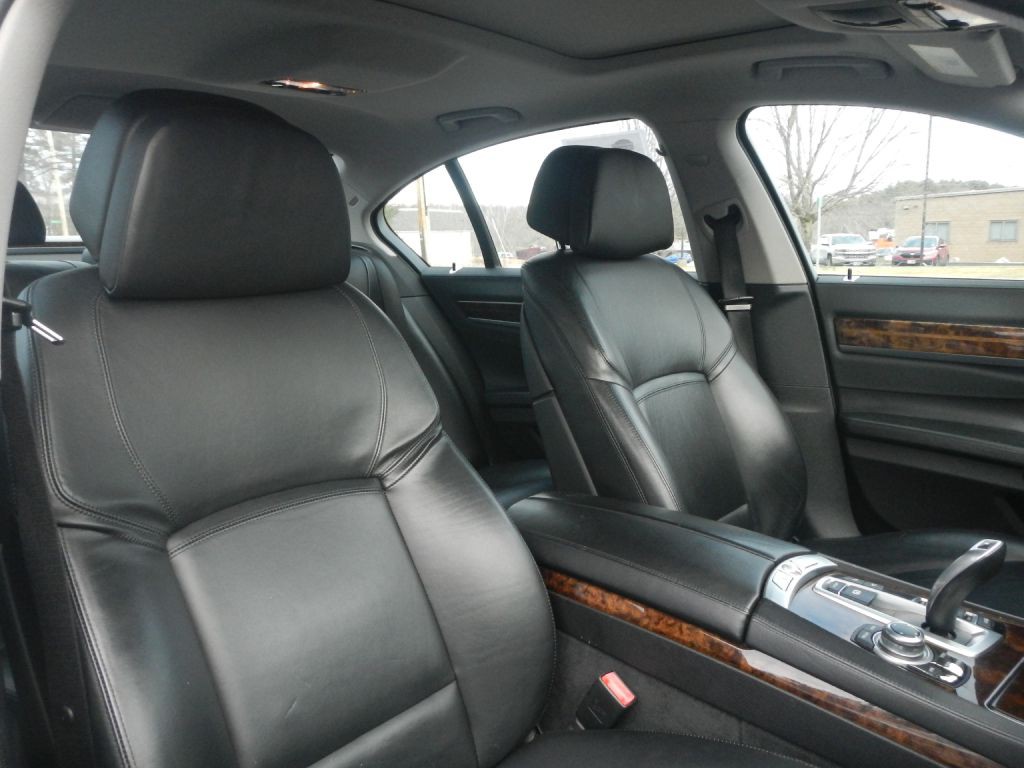 2013 BMW 7 Series Image 15