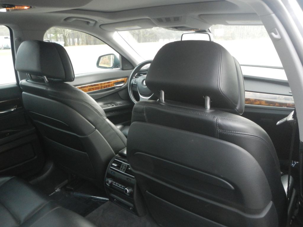 2013 BMW 7 Series Image 26