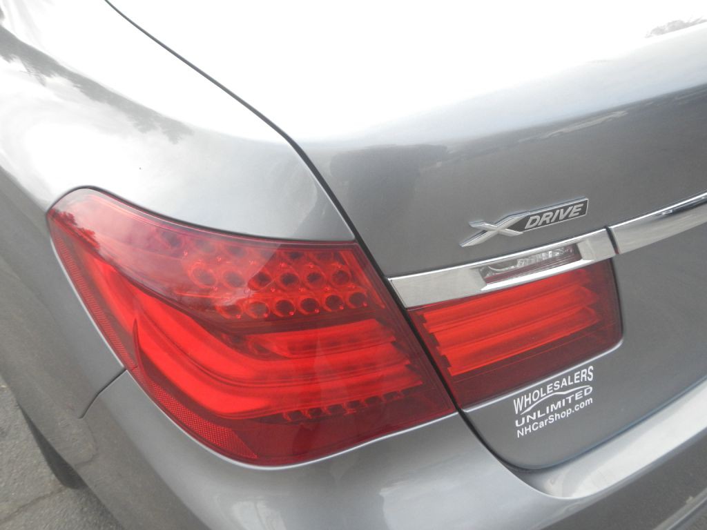 2013 BMW 7 Series Image 32