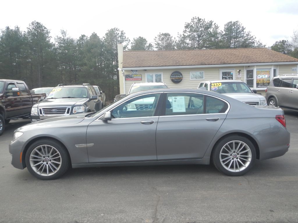 2013 BMW 7 Series Image 37
