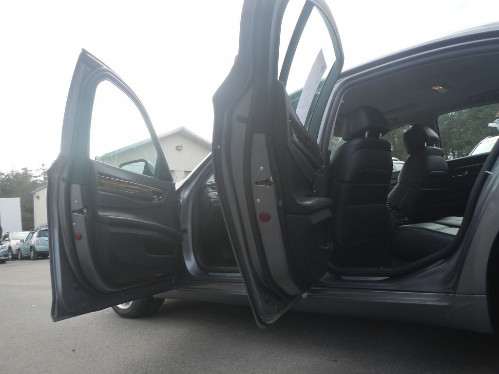 2013 BMW 7 Series Image 39