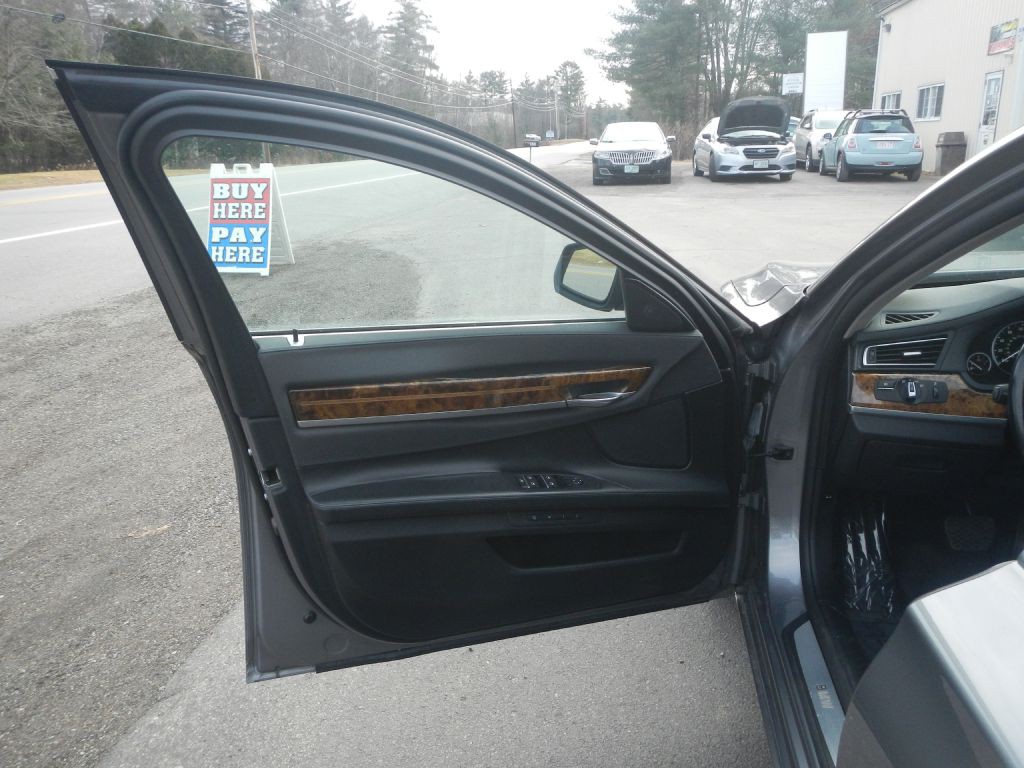 2013 BMW 7 Series Image 46