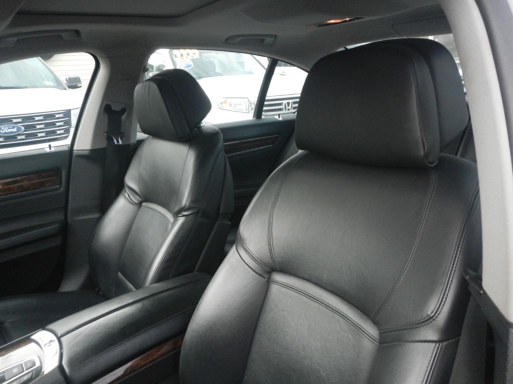 2013 BMW 7 Series Image 49