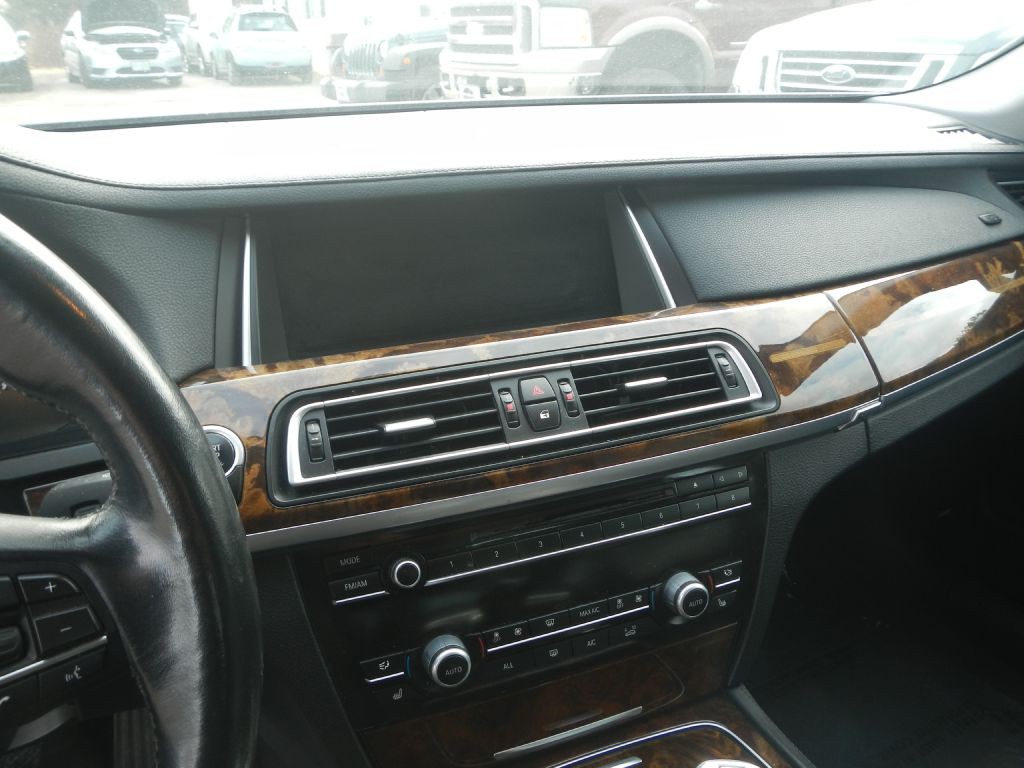 2013 BMW 7 Series Image 52