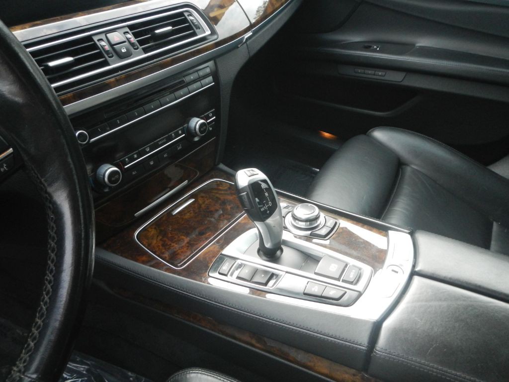 2013 BMW 7 Series Image 53