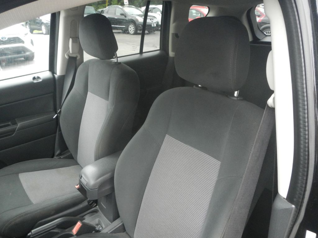 2013 Jeep Compass Image 9