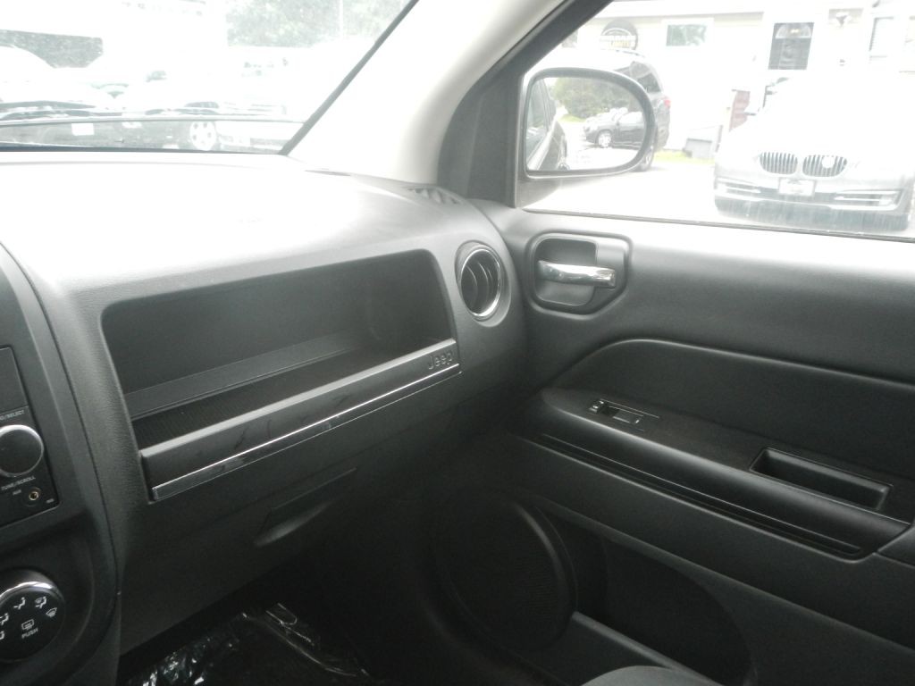 2013 Jeep Compass Image 18