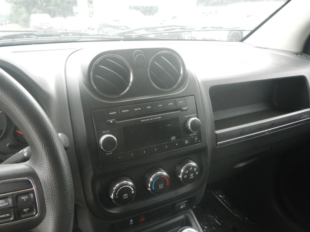 2013 Jeep Compass Image 19
