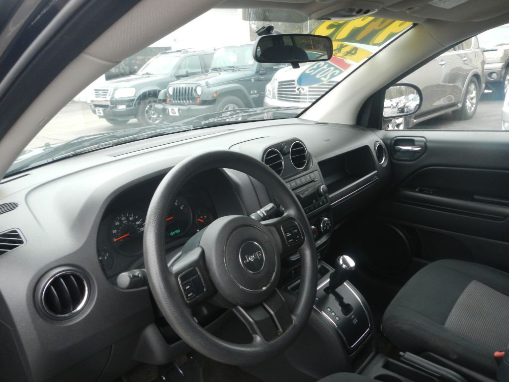 2013 Jeep Compass Image 2