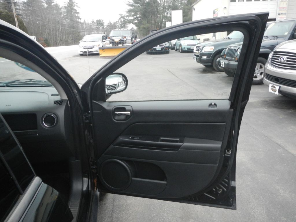 2013 Jeep Compass Image 13