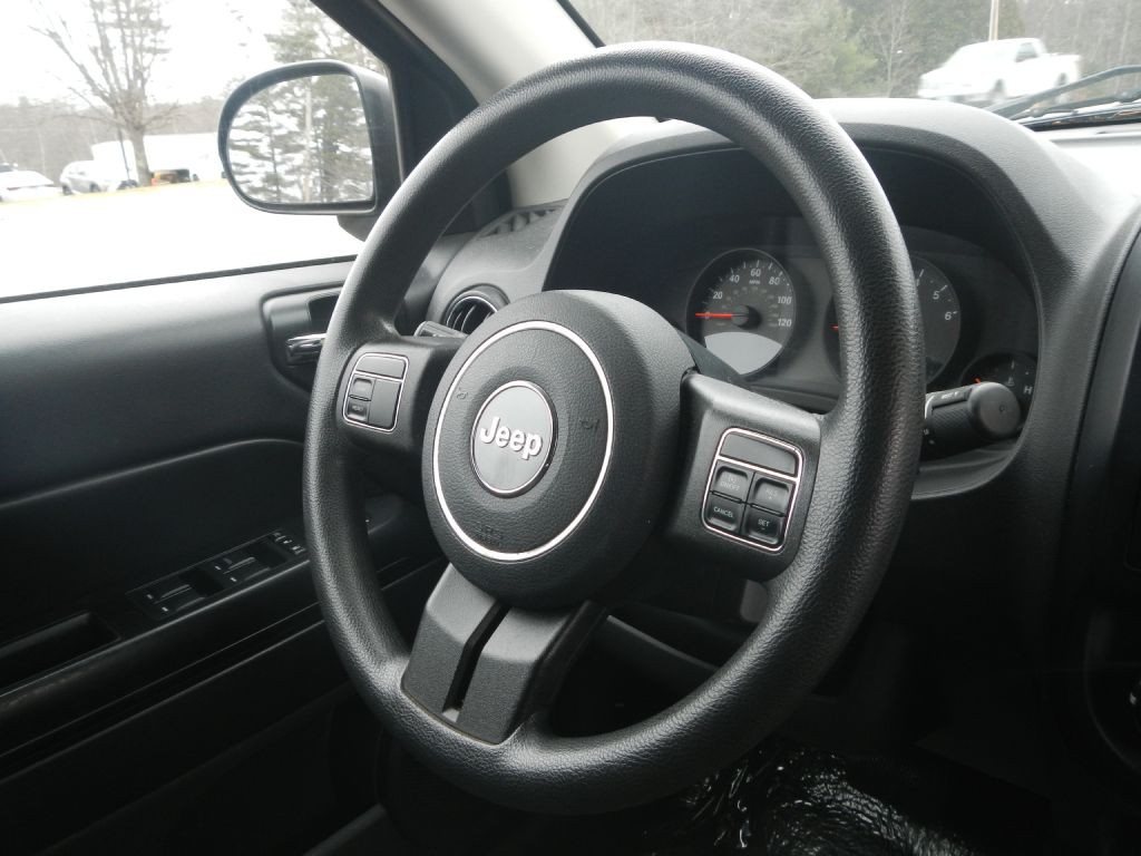 2013 Jeep Compass Image 18