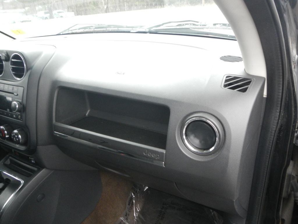 2013 Jeep Compass Image 21