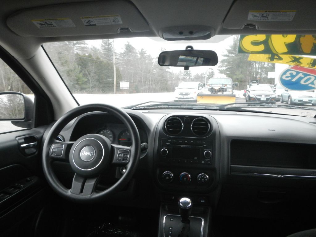 2013 Jeep Compass Image 25