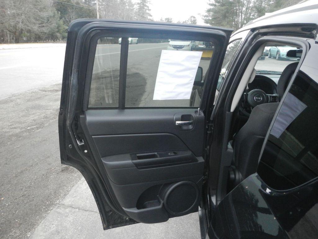 2013 Jeep Compass Image 37