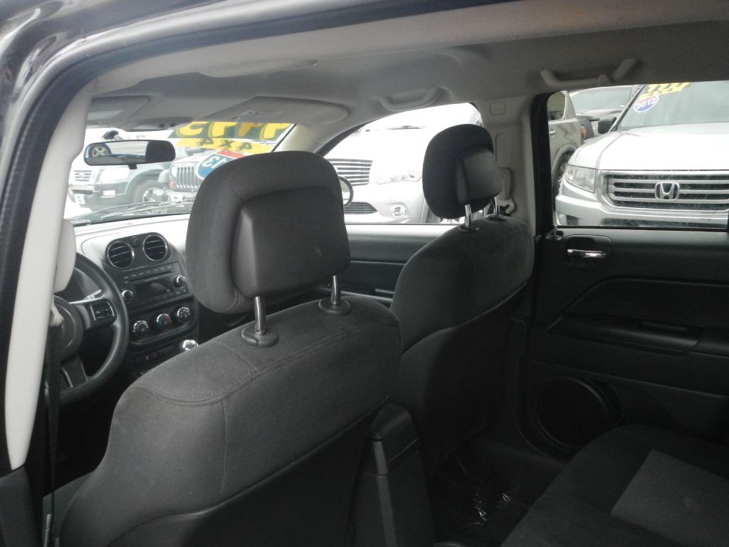 2013 Jeep Compass Image 38