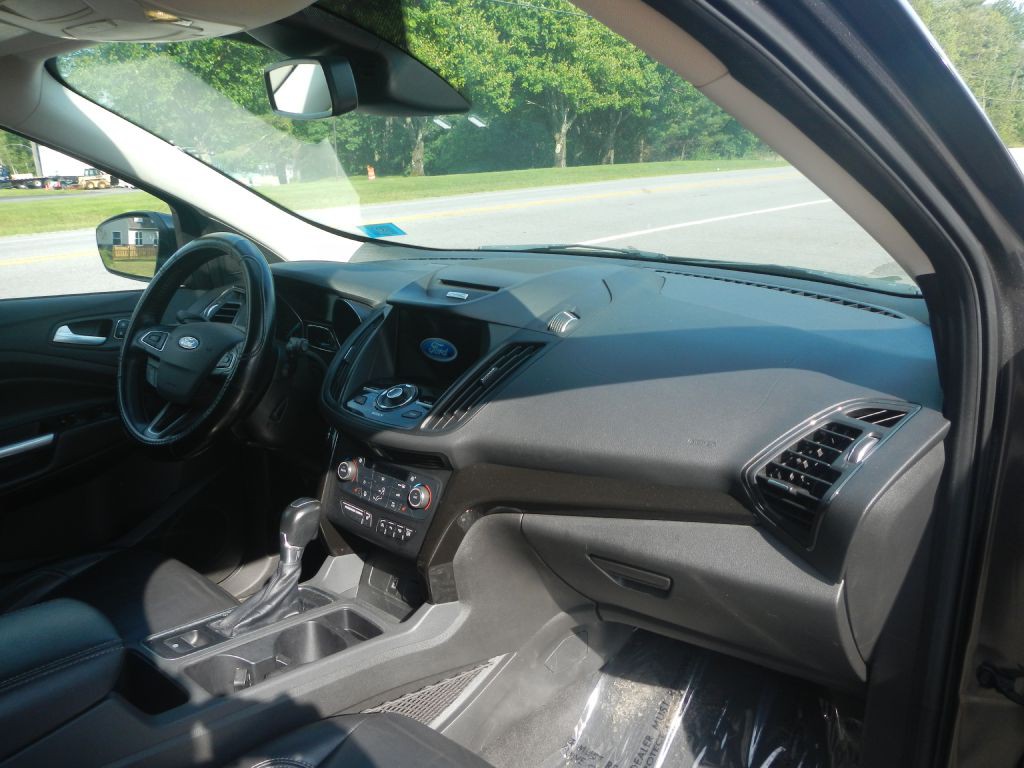 2017 Ford Escape Image 10