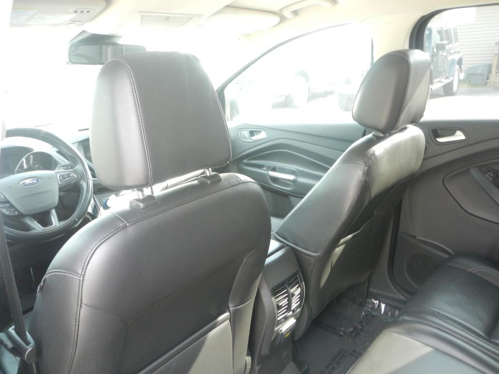 2017 Ford Escape Image 44