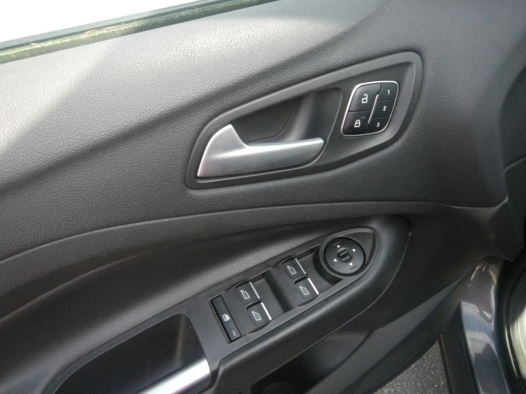 2017 Ford Escape Image 48