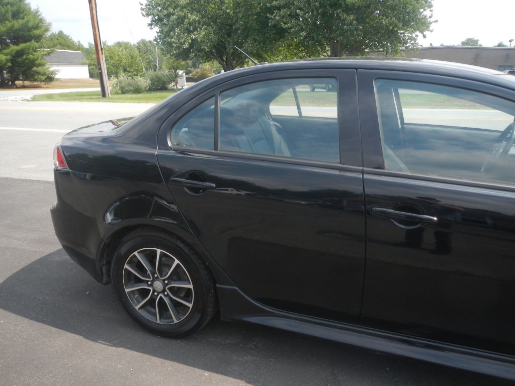 2016 Mitsubishi Lancer Image 11
