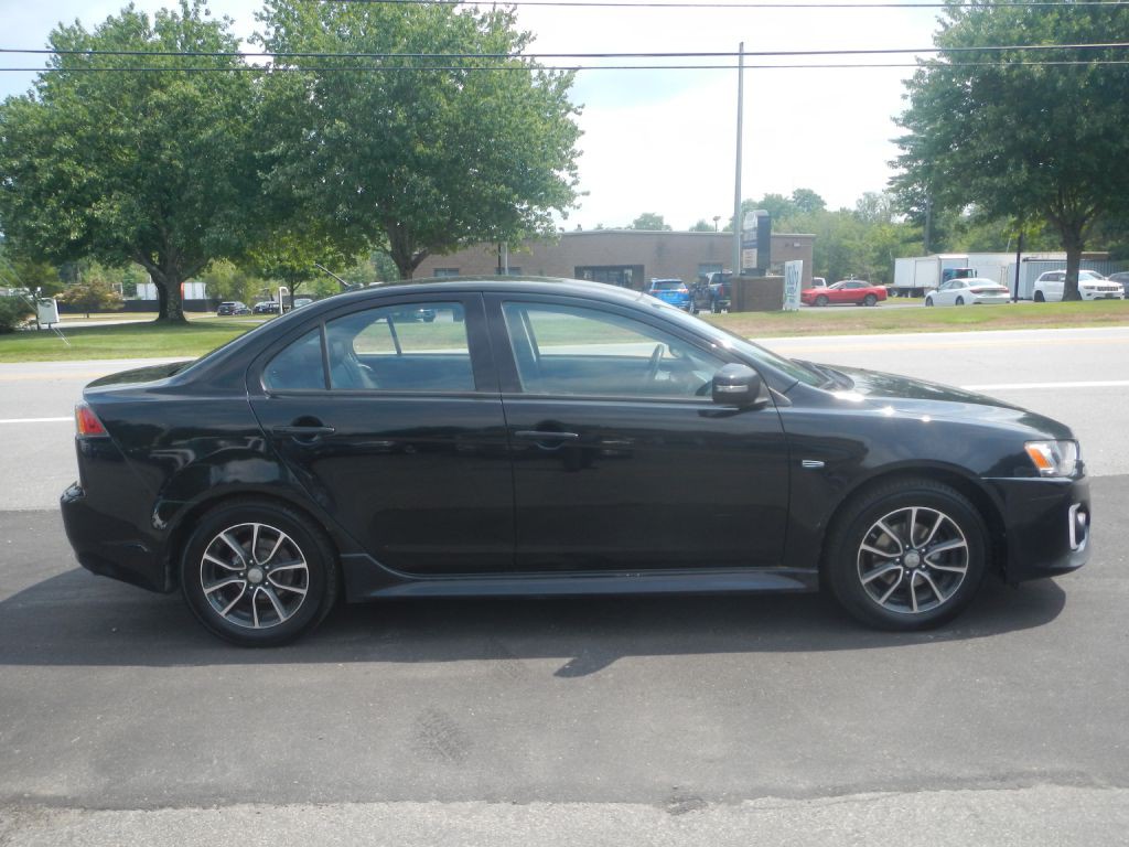 2016 Mitsubishi Lancer Image 12